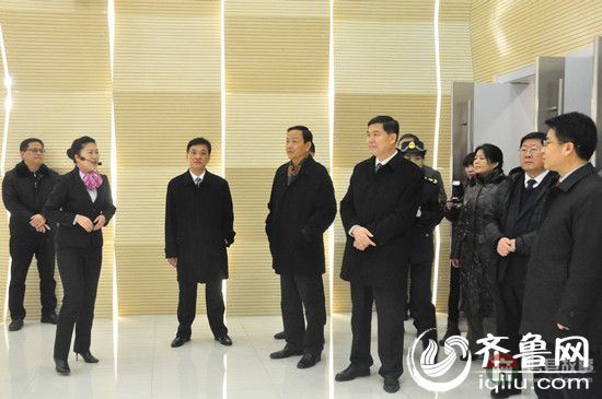 濟(jì)南市委副書記、市長楊魯豫等領(lǐng)導(dǎo)參觀汽車西站內(nèi)部