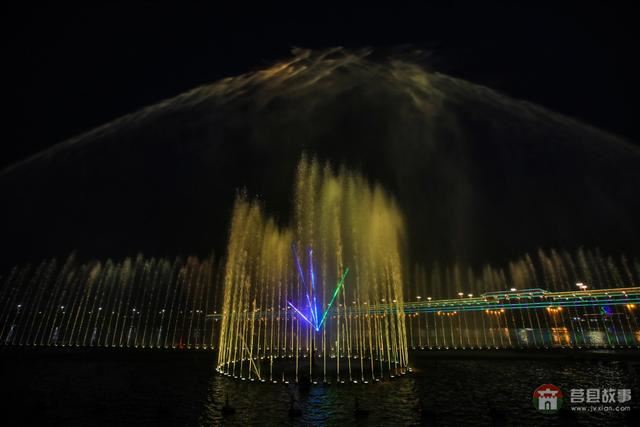 莒縣沭河濕地公園，上演激光水幕音樂噴泉，真是太棒了