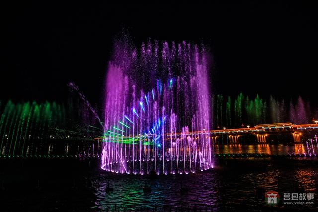 莒縣沭河濕地公園，上演激光水幕音樂噴泉，真是太棒了