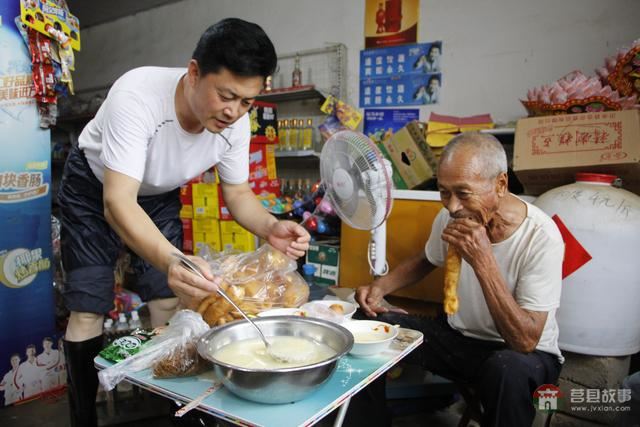 莒縣洛河鎮(zhèn)：暴雨過(guò)后，88歲老人的別樣早餐